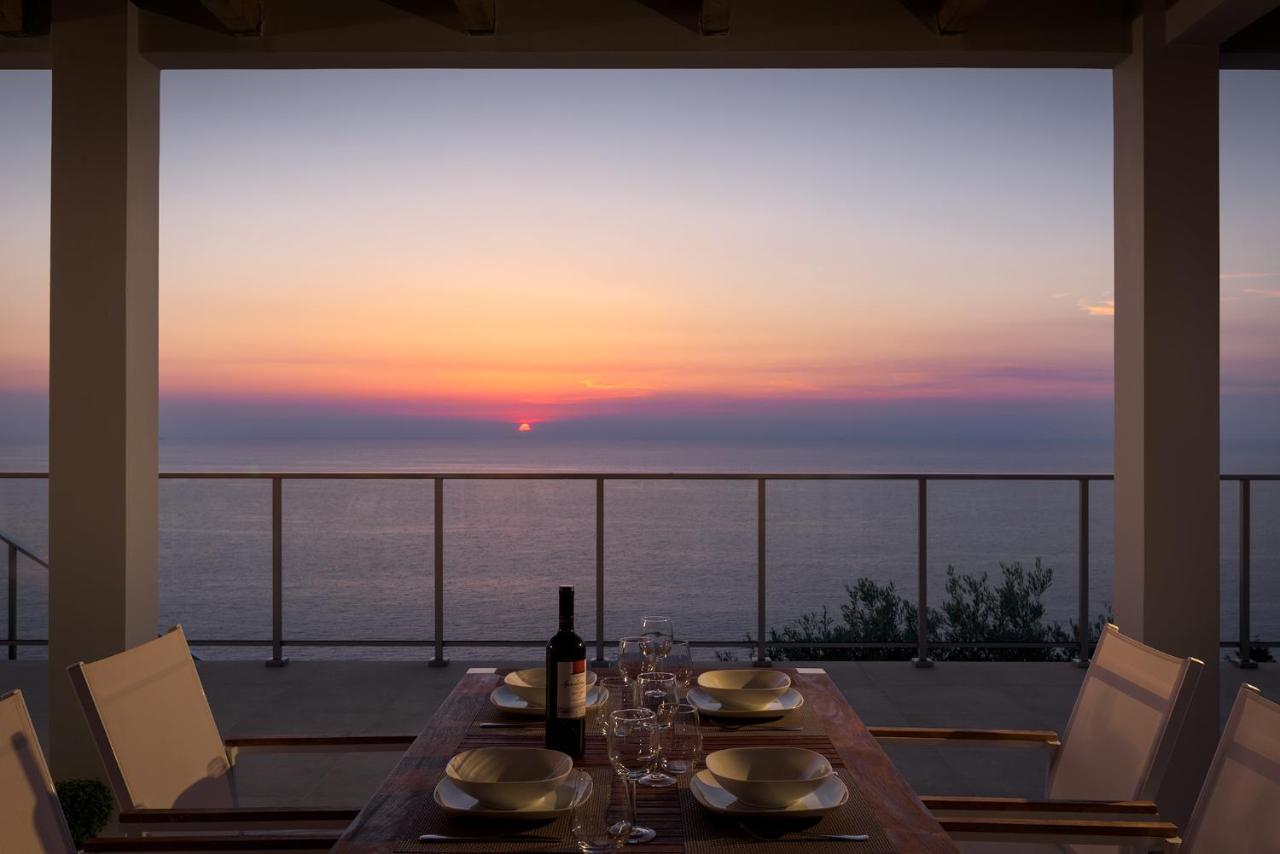 Kathisma Bay Villas - Luxury Villas- Villa Oceanos กาลามิตซี ภายนอก รูปภาพ