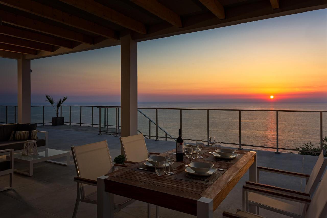 Kathisma Bay Villas - Luxury Villas- Villa Oceanos กาลามิตซี ภายนอก รูปภาพ